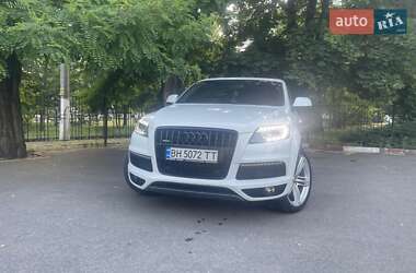 Позашляховик / Кросовер Audi Q7 2012 в 