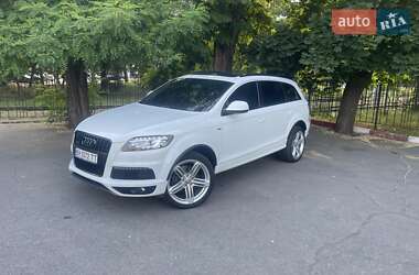 Позашляховик / Кросовер Audi Q7 2012 в 