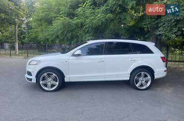 Позашляховик / Кросовер Audi Q7 2012 в 