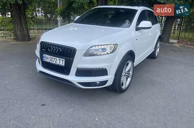 Позашляховик / Кросовер Audi Q7 2012 в 