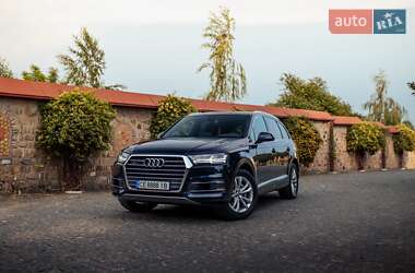 Внедорожник / Кроссовер Audi Q7 2017 в 