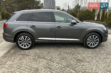 Внедорожник / Кроссовер Audi Q7 2018 в 