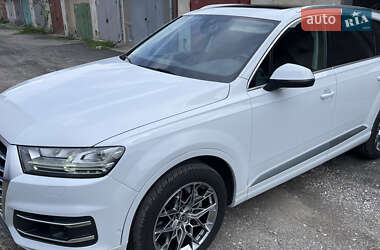 Внедорожник / Кроссовер Audi Q7 2019 в 