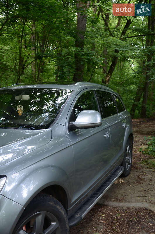 Внедорожник / Кроссовер Audi Q7 2006 в Черновцах