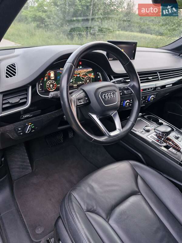 Внедорожник / Кроссовер Audi Q7 2017 в Полтаве
