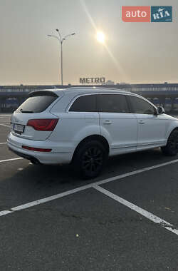Внедорожник / Кроссовер Audi Q7 2012 в 