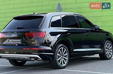 Внедорожник / Кроссовер Audi Q7 2017 в 