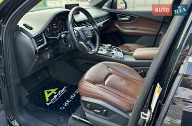 Внедорожник / Кроссовер Audi Q7 2017 в 