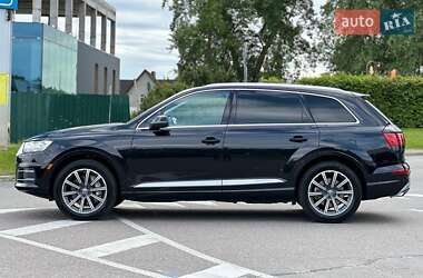 Позашляховик / Кросовер Audi Q7 2015 в 