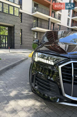 Позашляховик / Кросовер Audi Q7 2020 в 