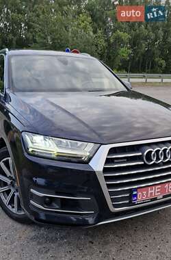 Внедорожник / Кроссовер Audi Q7 2017 в Полтаве