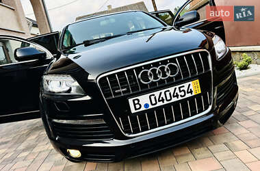 Внедорожник / Кроссовер Audi Q7 2015 в 