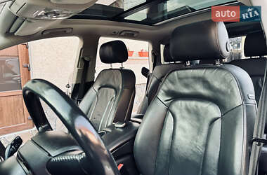 Внедорожник / Кроссовер Audi Q7 2015 в 