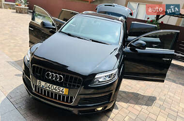 Внедорожник / Кроссовер Audi Q7 2015 в 