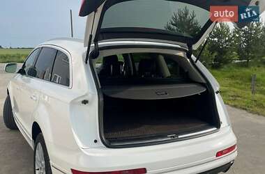 Позашляховик / Кросовер Audi Q7 2012 в 