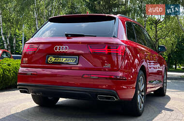 Внедорожник / Кроссовер Audi Q7 2018 в 