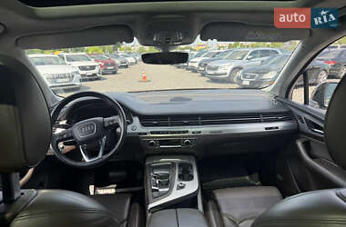 Позашляховик / Кросовер Audi Q7 2018 в 