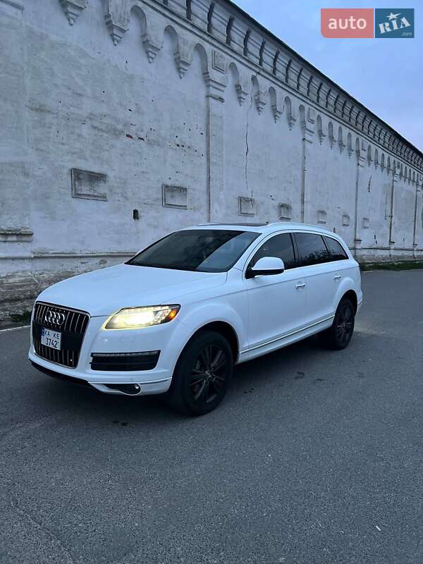 Внедорожник / Кроссовер Audi Q7 2011 в Новгород-Северском