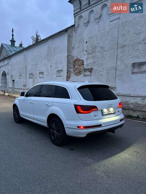 Внедорожник / Кроссовер Audi Q7 2011 в Новгород-Северском