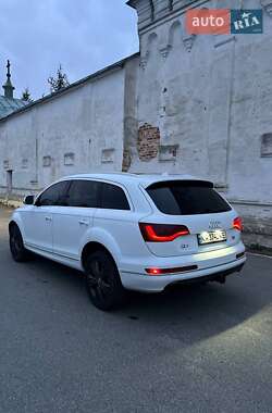 Внедорожник / Кроссовер Audi Q7 2011 в 