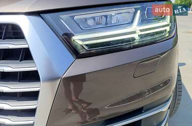 Внедорожник / Кроссовер Audi Q7 2016 в 