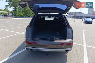 Внедорожник / Кроссовер Audi Q7 2016 в 