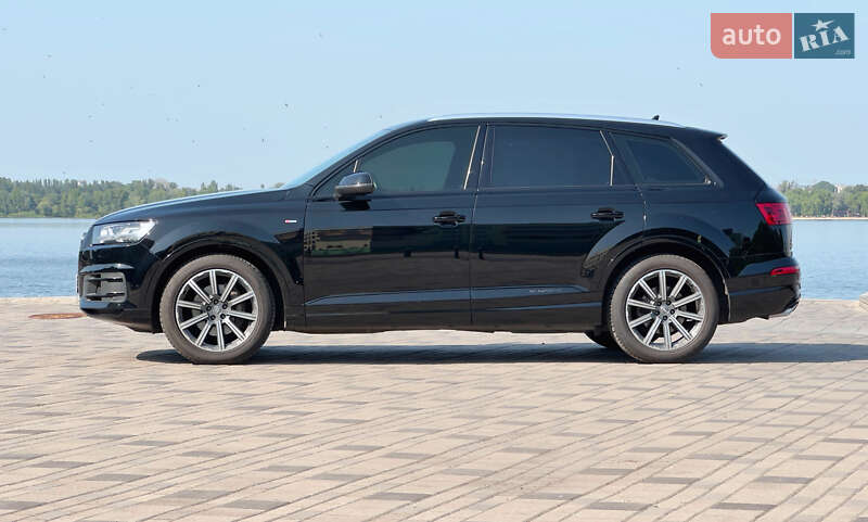 Внедорожник / Кроссовер Audi Q7 2017 в Днепре
