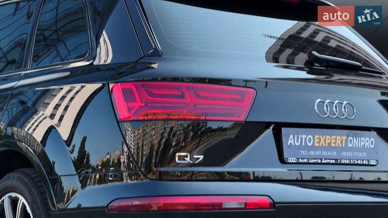 Внедорожник / Кроссовер Audi Q7 2017 в Днепре