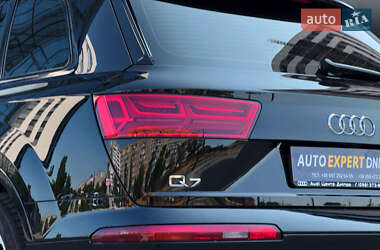 Внедорожник / Кроссовер Audi Q7 2017 в 