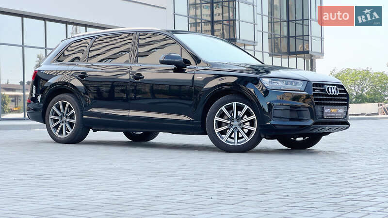 Внедорожник / Кроссовер Audi Q7 2017 в Днепре
