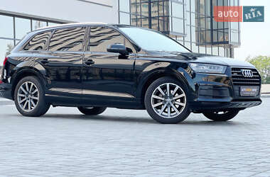 Внедорожник / Кроссовер Audi Q7 2017 в 