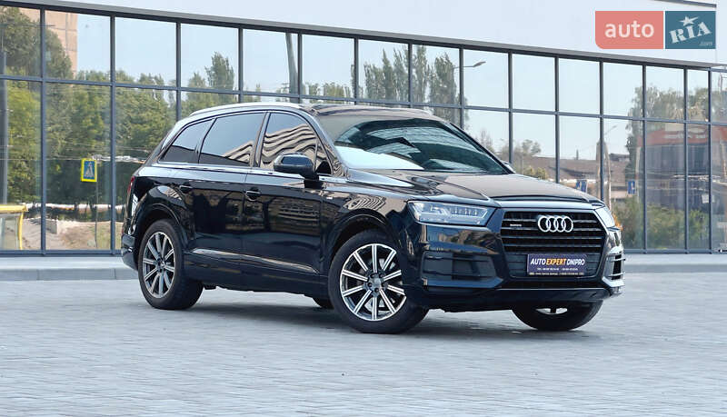 Внедорожник / Кроссовер Audi Q7 2017 в Днепре