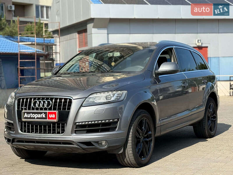 Внедорожник / Кроссовер Audi Q7 2013 в 