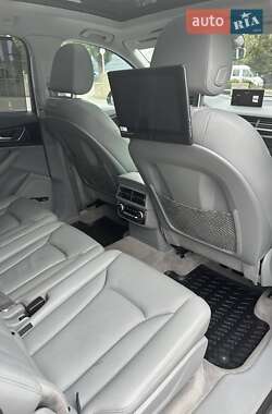 Внедорожник / Кроссовер Audi Q7 2016 в 