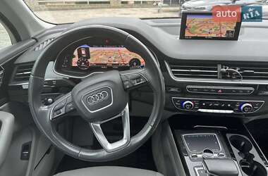 Внедорожник / Кроссовер Audi Q7 2016 в 