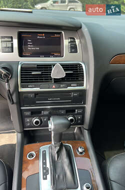 Внедорожник / Кроссовер Audi Q7 2012 в 
