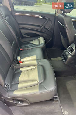 Внедорожник / Кроссовер Audi Q7 2012 в 