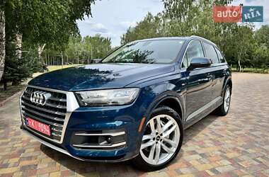 Внедорожник / Кроссовер Audi Q7 2018 в 