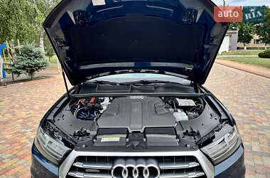 Внедорожник / Кроссовер Audi Q7 2018 в 
