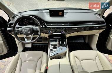 Внедорожник / Кроссовер Audi Q7 2018 в 