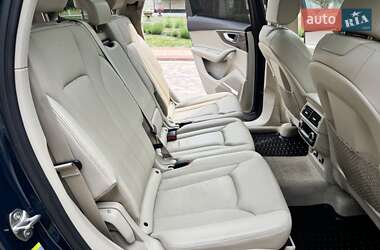 Внедорожник / Кроссовер Audi Q7 2018 в 