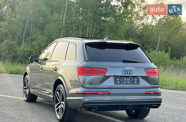 Внедорожник / Кроссовер Audi Q7 2017 в 
