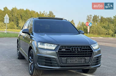 Внедорожник / Кроссовер Audi Q7 2017 в 