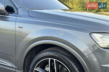 Внедорожник / Кроссовер Audi Q7 2017 в 