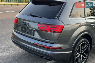 Внедорожник / Кроссовер Audi Q7 2017 в 