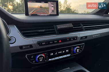 Внедорожник / Кроссовер Audi Q7 2017 в 