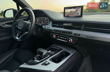 Внедорожник / Кроссовер Audi Q7 2017 в 