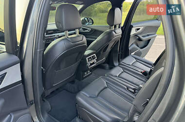 Внедорожник / Кроссовер Audi Q7 2017 в 