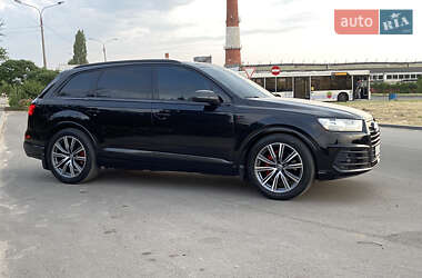 Внедорожник / Кроссовер Audi Q7 2018 в 