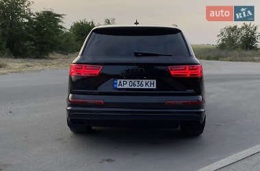 Внедорожник / Кроссовер Audi Q7 2018 в 